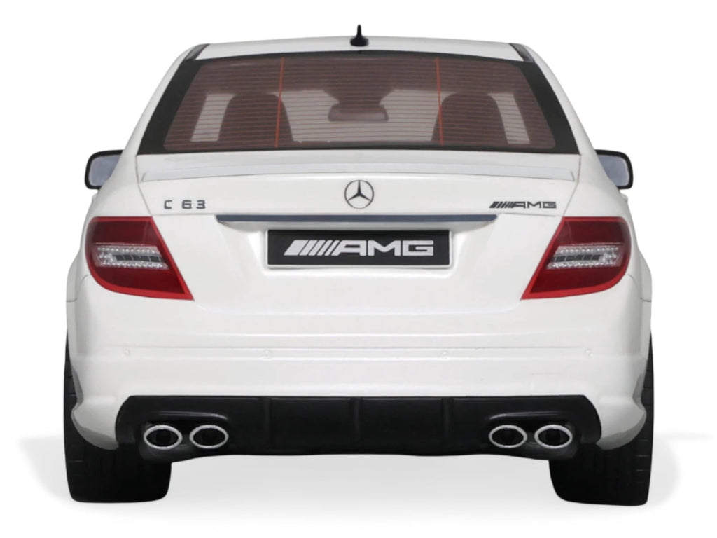2007 Mercedes-Benz C63 AMG Diamond White 1/18 Model Car by GT Spirit