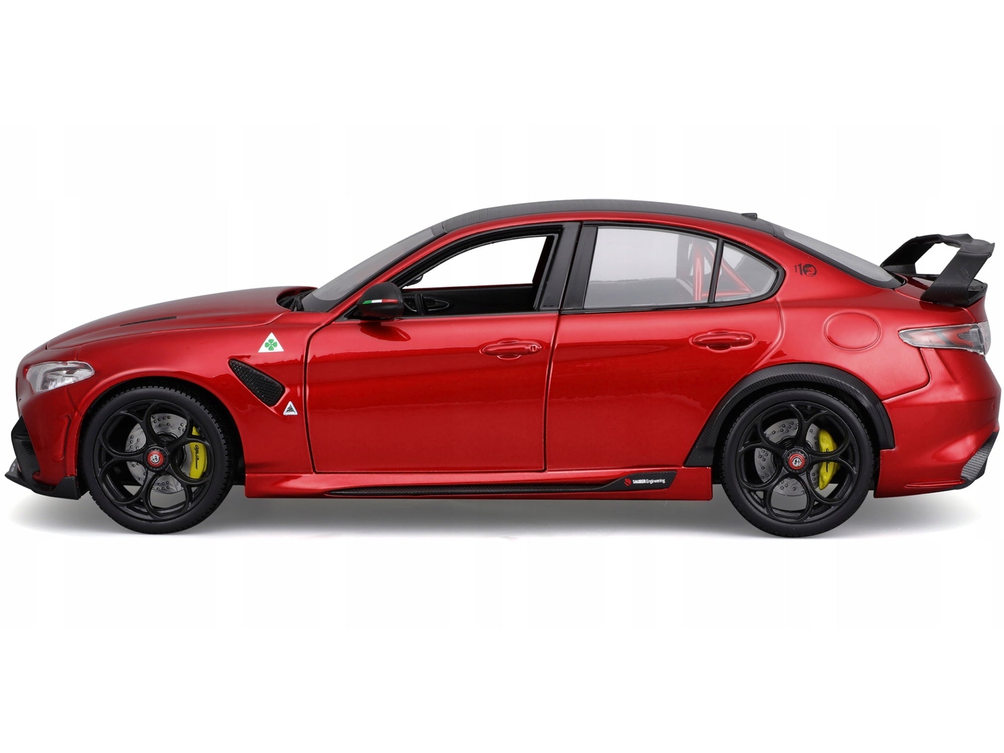 Alfa Romeo Giulia GTAm Red Metallic with Carbon Top 1/18 Die Cast Model Car by Bburago