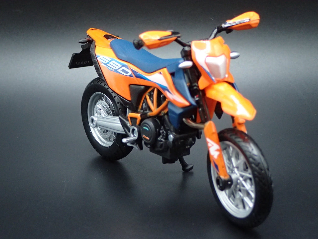 Open Box KTM 690 SMCR DIRT BIKE MOTORCYCLE ORANGE 1/18 SCALE DIORAMA DIECAST MODEL BIKE