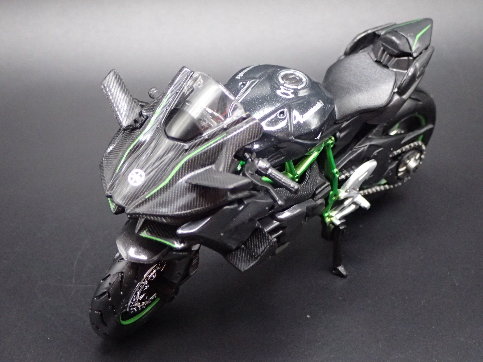 Open Box KAWASAKI NINJA H 2R BIKE MOTORCYCLE BLACK 1/18 SCALE DIORAMA DIECAST MODEL BIKE