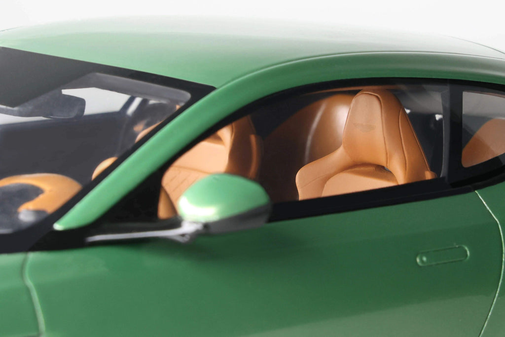 GT SPIRIT 1/18 - ASTON MARTIN DB12 Vantage - 2023