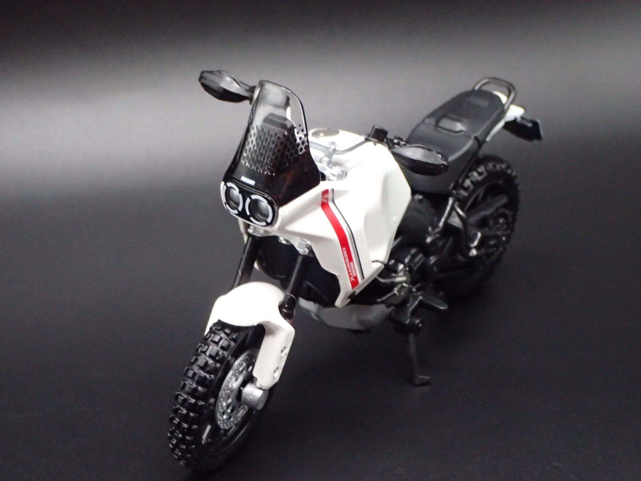 Open Box DUCATI DESERTX BIKE MOTORCYCLE WHITE 1/18 SCALE DIORAMA DIECAST MODEL BIKE