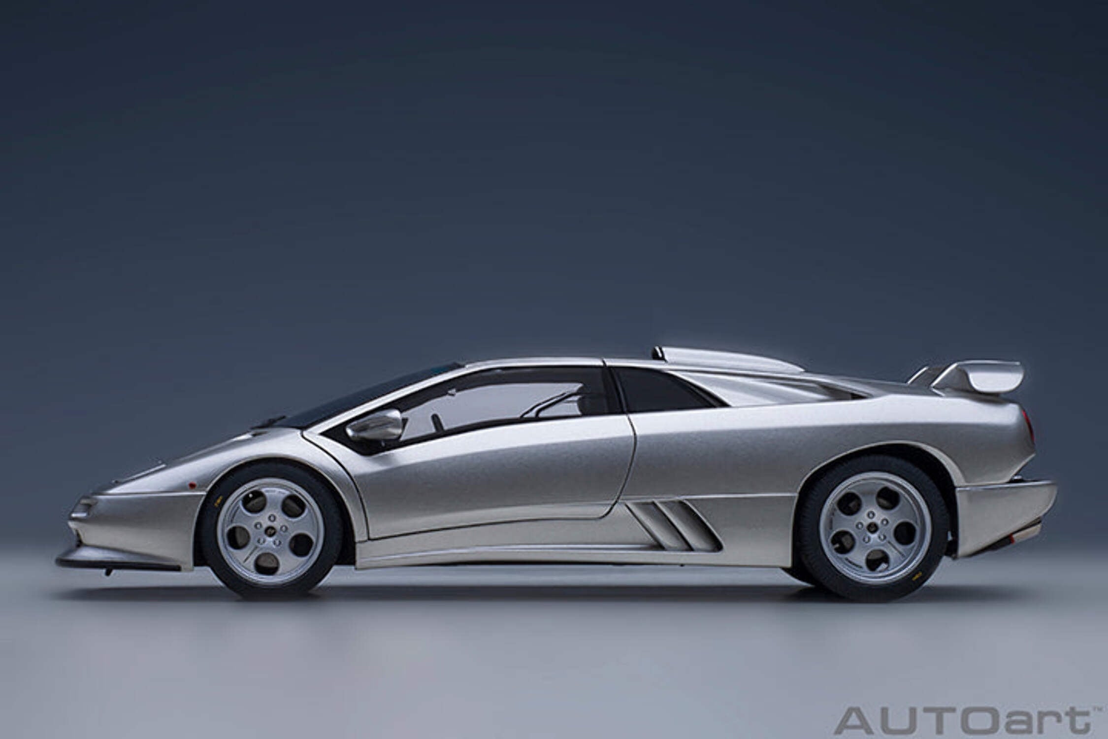 Autoart 79143 1-18 Scale Lamborghini Diablo Se30 Jota Titanio Model Car, Metallic Silver