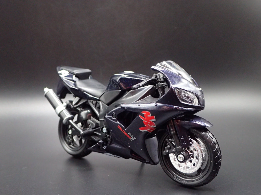 Open Box YAMAHA YZF-R1 SPORT BIKE MOTORCYCLE BLACK 1/18 SCALE DIORAMA DIECAST MODEL BIKE