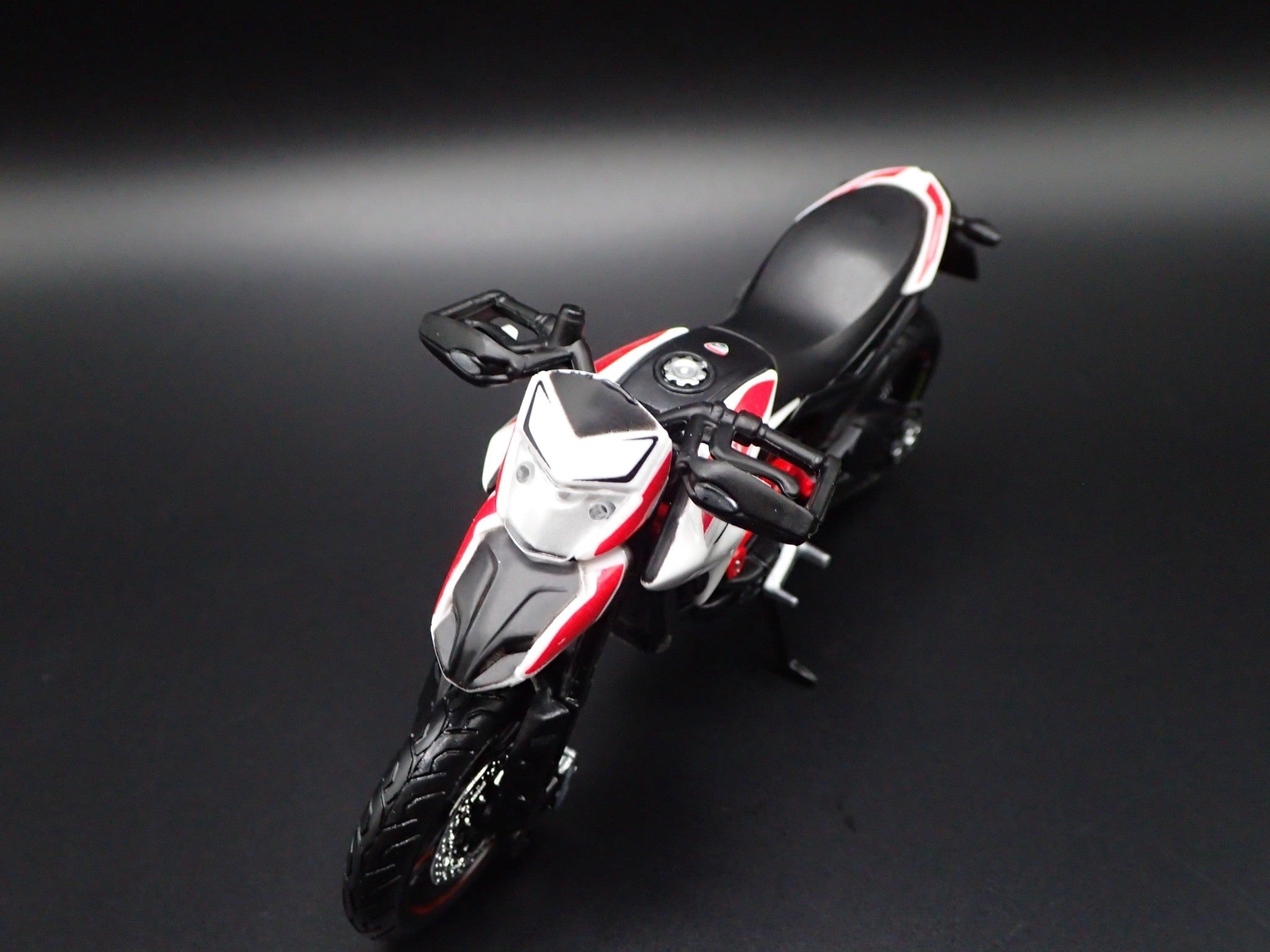 Open Box DUCATI HYPERMOTARD SP SPORT BIKE MOTORCYCLE 1/18 SCALE DIECAST MODEL BIKE