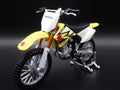 Open Box SUZUKI RM Z250 DIRT BIKE MOTORCYCLE YELLOW 1/18 SCALE DIORAMA DIECAST MODEL BIKE