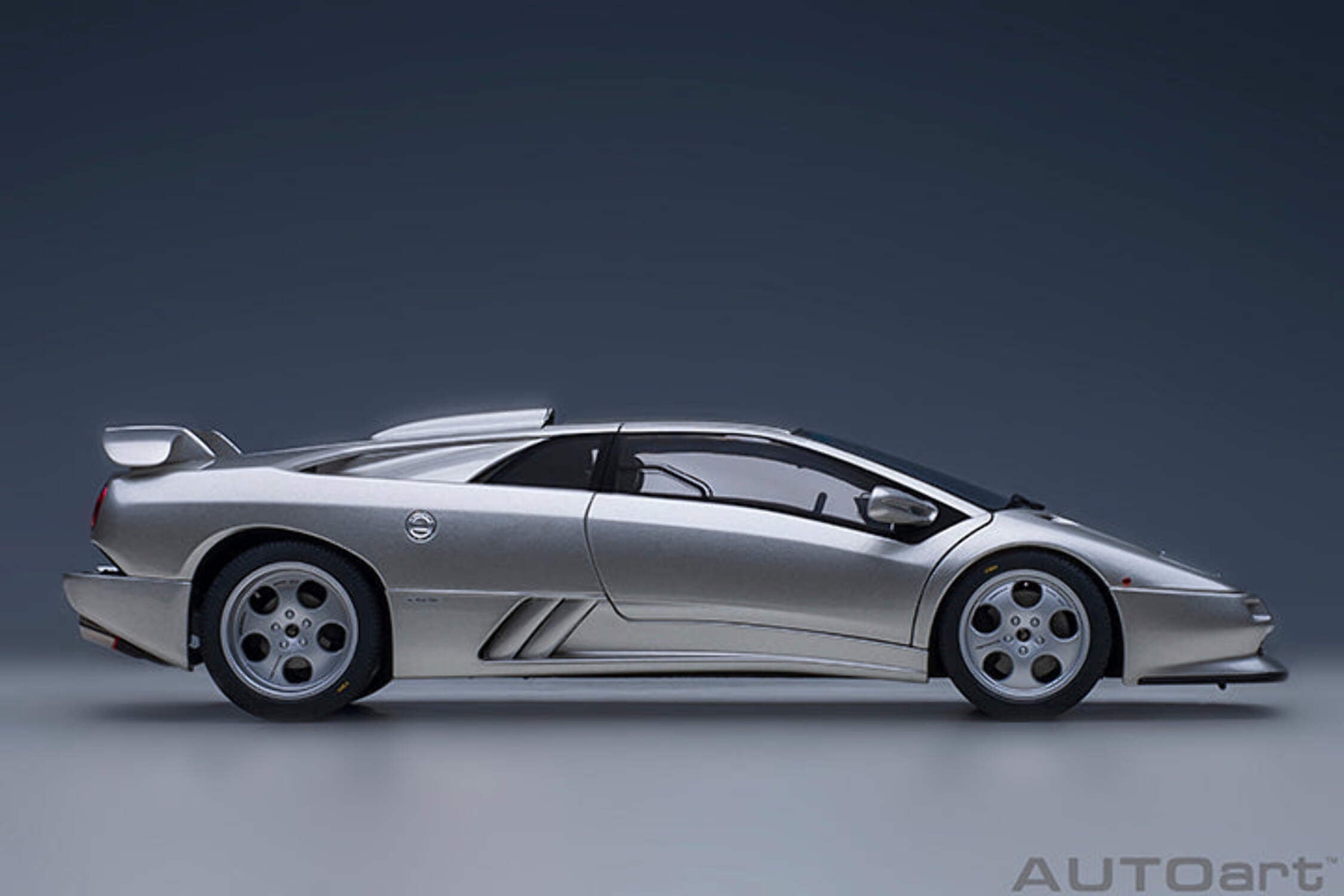 Autoart 79143 1-18 Scale Lamborghini Diablo Se30 Jota Titanio Model Car, Metallic Silver
