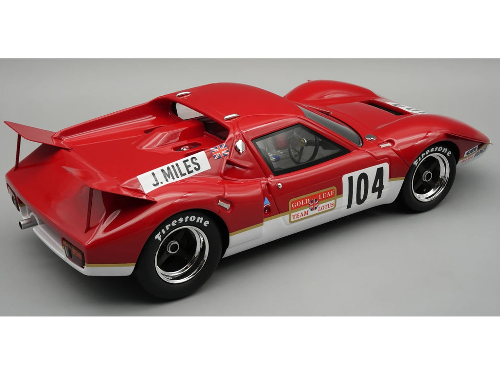 Lotus 62 #104 Gold Leaf Team Lotus Winner "Guards Trophy Brands Hatch" 1969 "Mythos Series" w/Case 1/18 Model Car by Tecnomodel