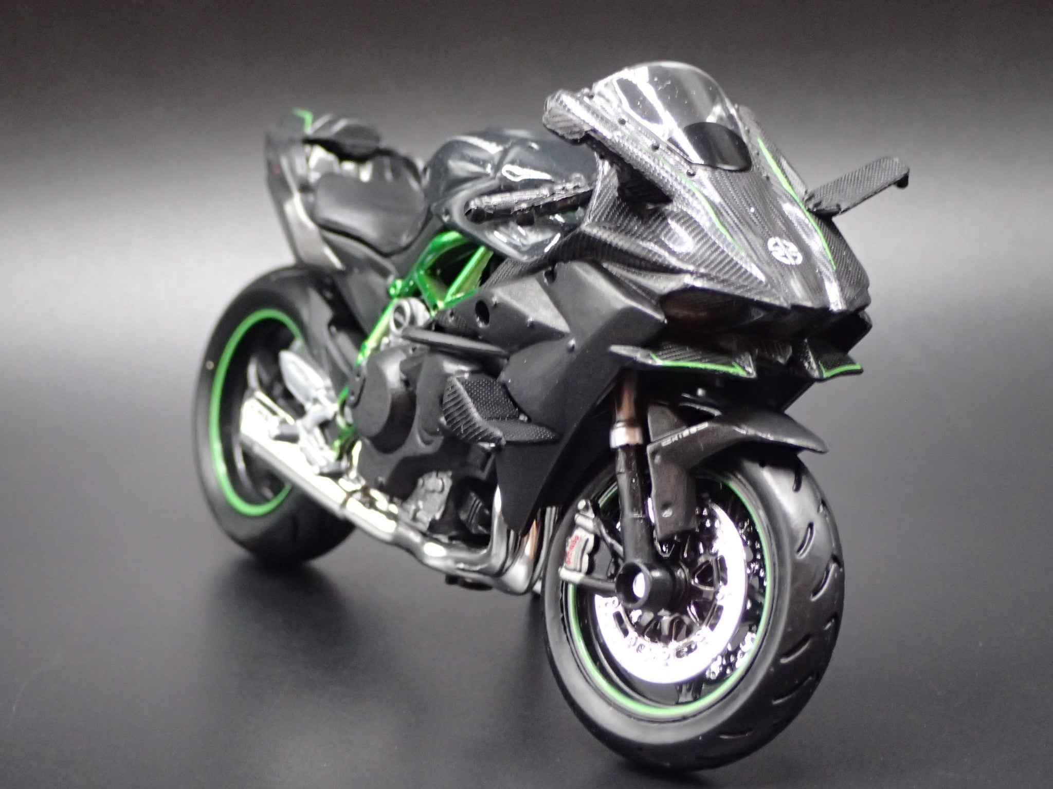 Open Box KAWASAKI NINJA H 2R BIKE MOTORCYCLE BLACK 1/18 SCALE DIORAMA DIECAST MODEL BIKE