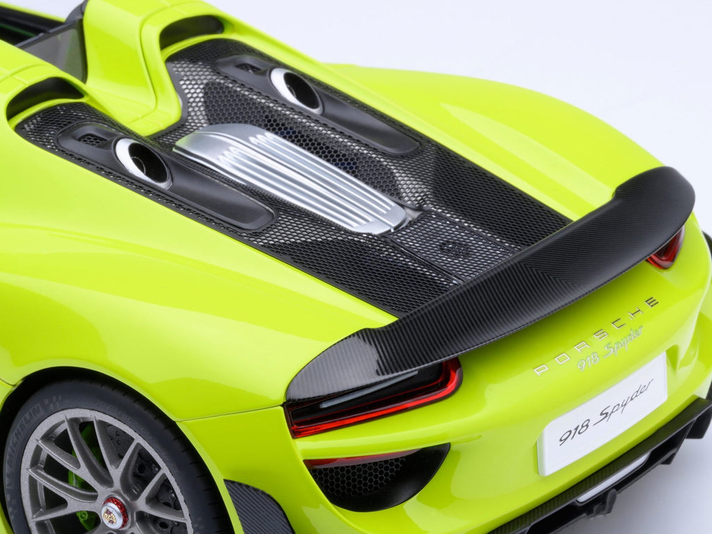 Porsche 918 Spyder "Weissach Package" Acid Green 1/18 Model Car by Autoart
