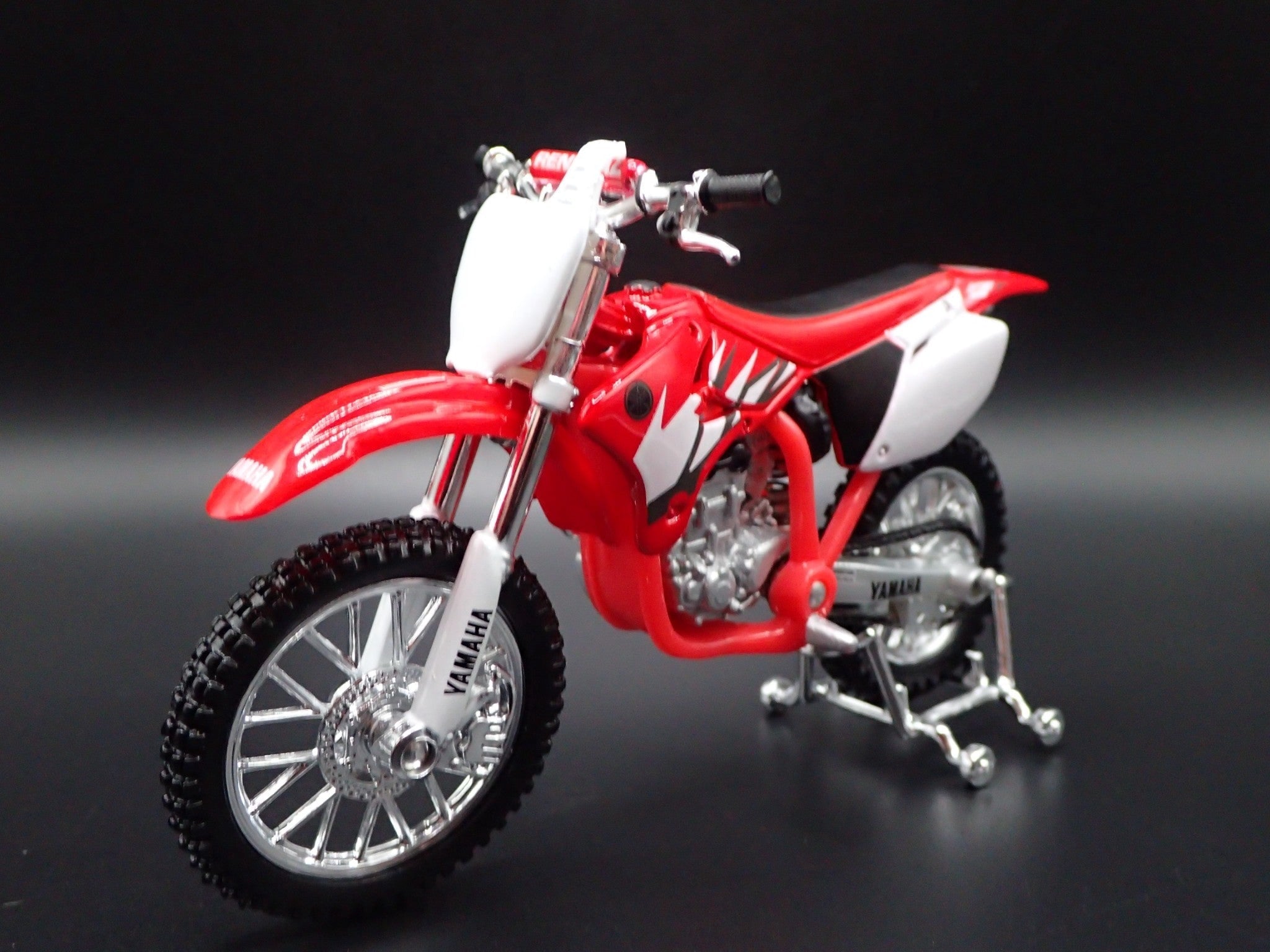 Open Box YAMAHA YZ 450F DIRT BIKE MOTORCYCLE RED 1/18 SCALE DIORAMA DIECAST MODEL BIKE