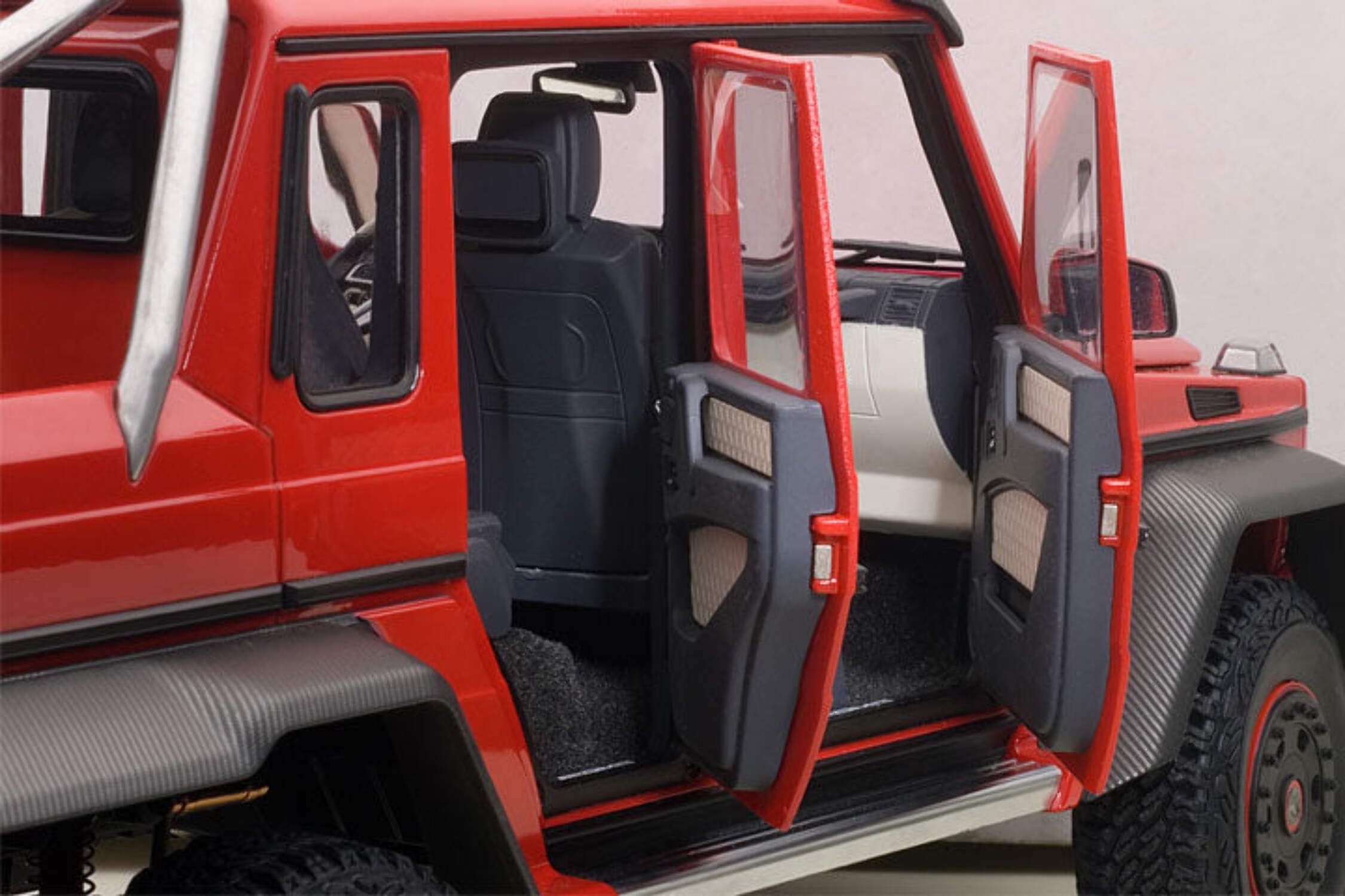 Mercedes G63 AMG 6X6 Red 1/18 Model Car by Autoart