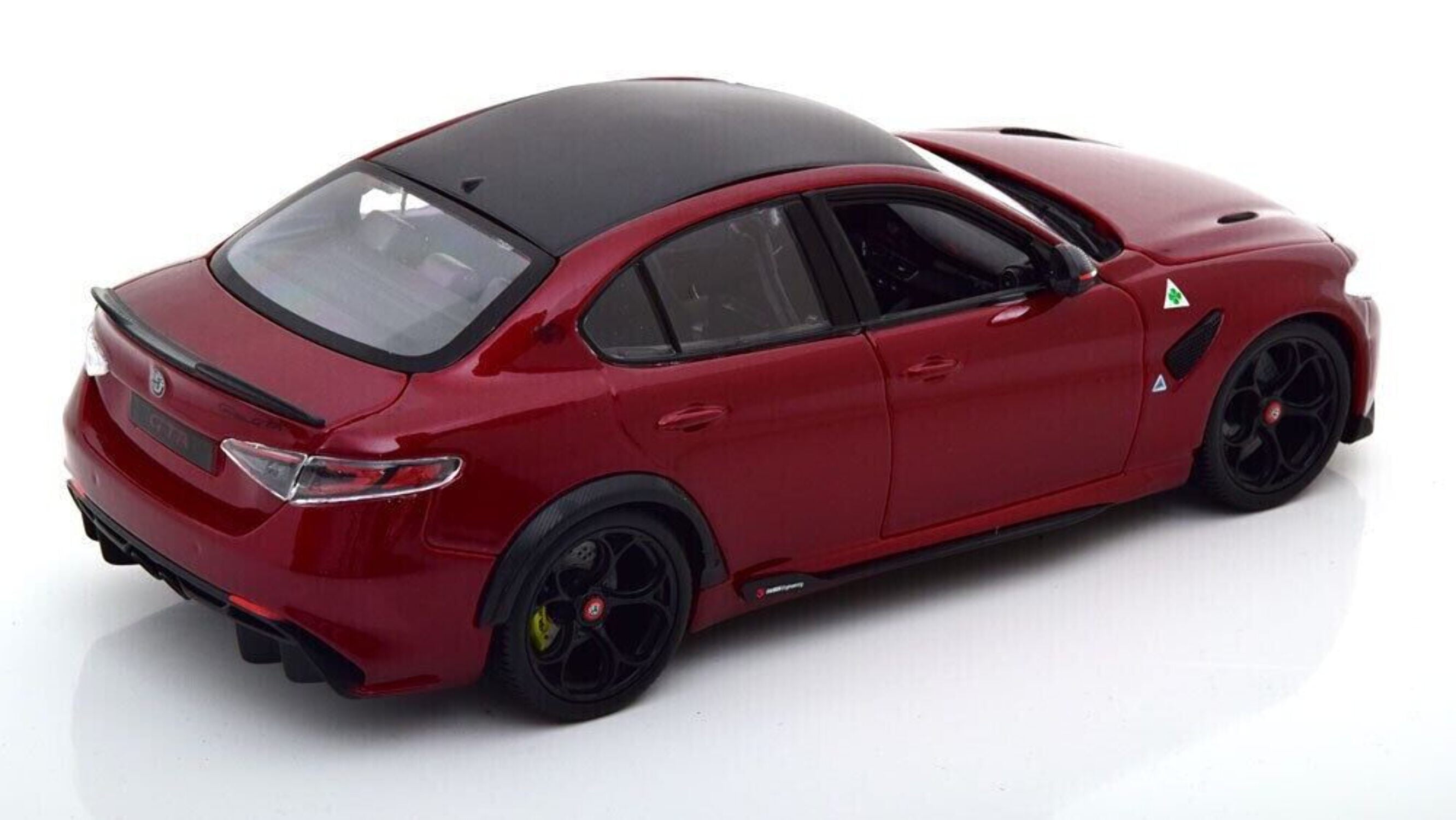 BBURAGO 1/18 - ALFA-ROMEO Giulia GTA - 2020