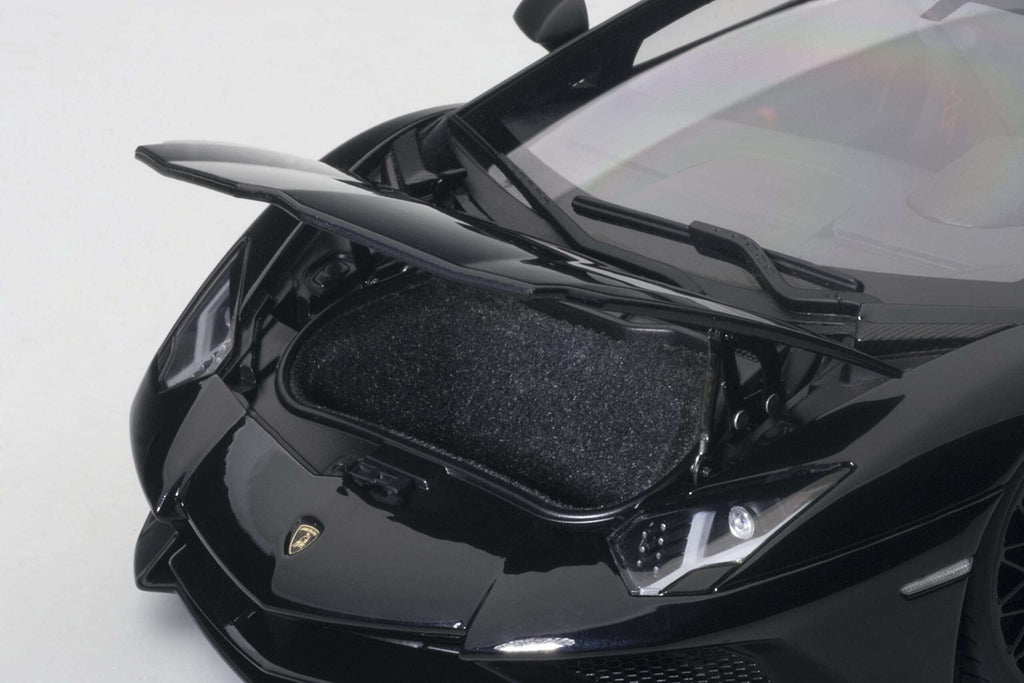 Autoart 74556 Lamborghini Aventador LP750-4 SV Nero Aldebaran-Gloss Black 1-18 Scale Model Car