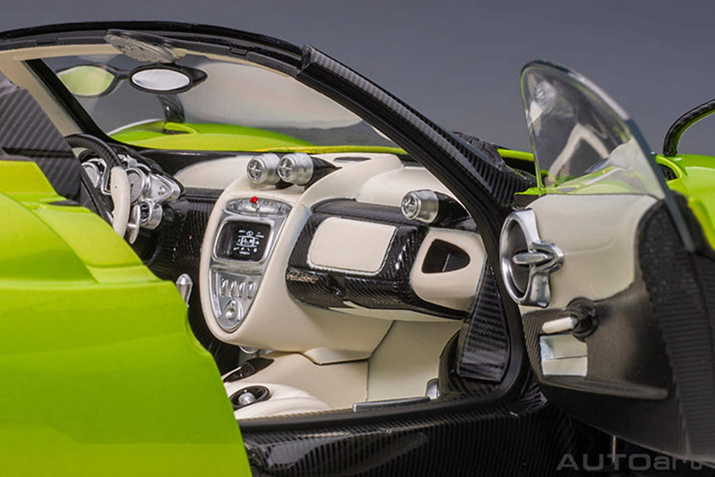 Pagani Huayra Roadster Verde Firenze Green Metallic and Carbon with Luggage Set 1/18 Model Car by Autoart