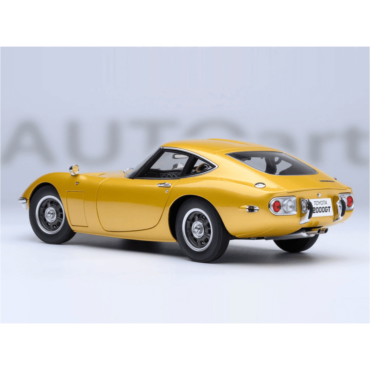 1967 Toyota 2000GT RHD (Right Hand Drive) Gold Metallic 1/18 Model Car by Autoart