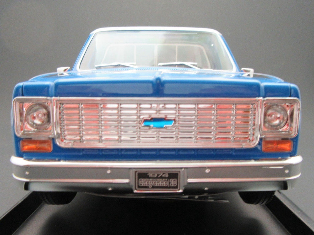 1974 Chevrolet C10 Cheyenne Super Pickup Truck Blue and White "Special Edition" Series 1/18 Diecast Model Car by Maisto