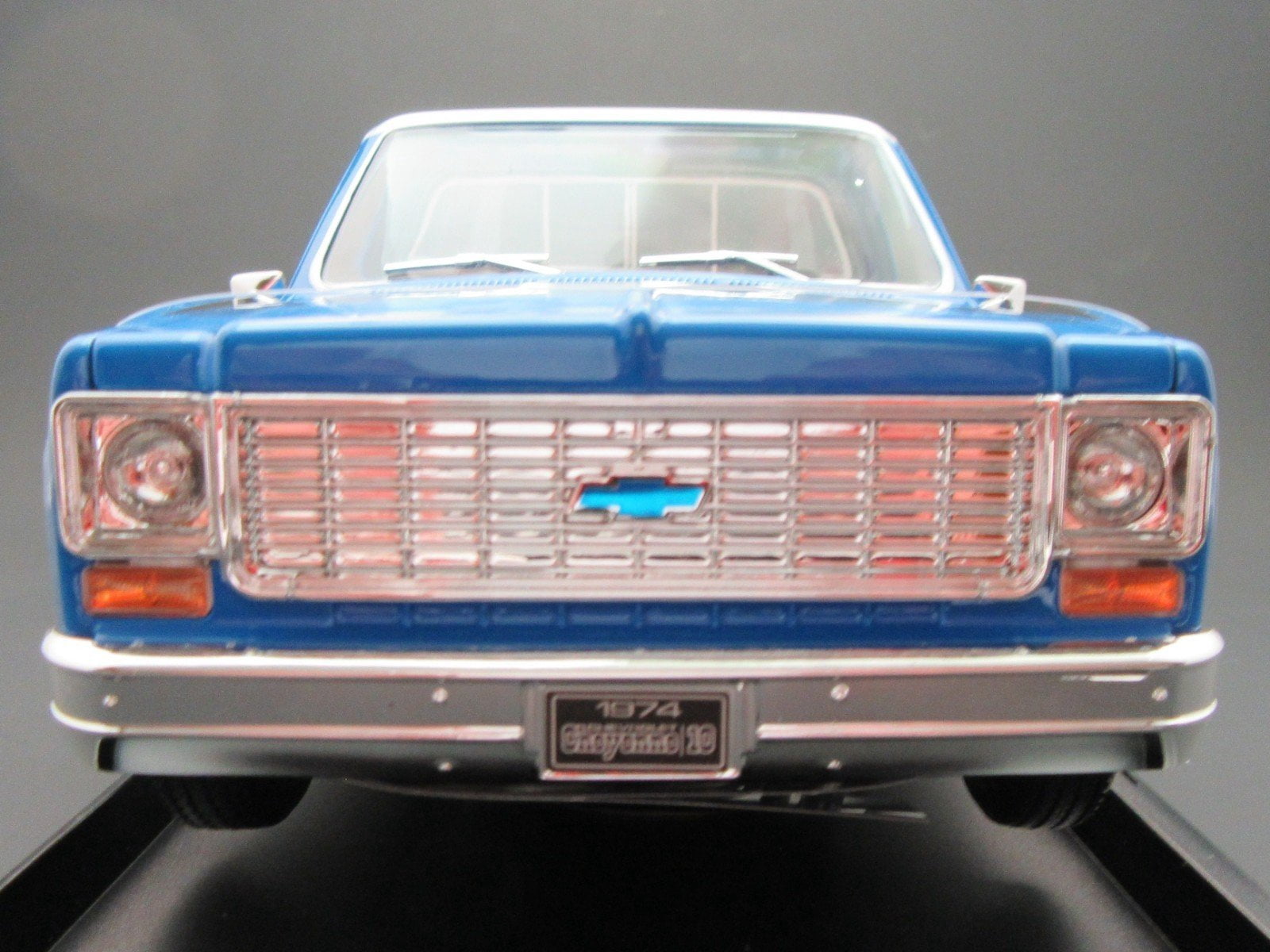 1974 Chevrolet C10 Cheyenne Super Pickup Truck Blue and White "Special Edition" Series 1/18 Diecast Model Car by Maisto