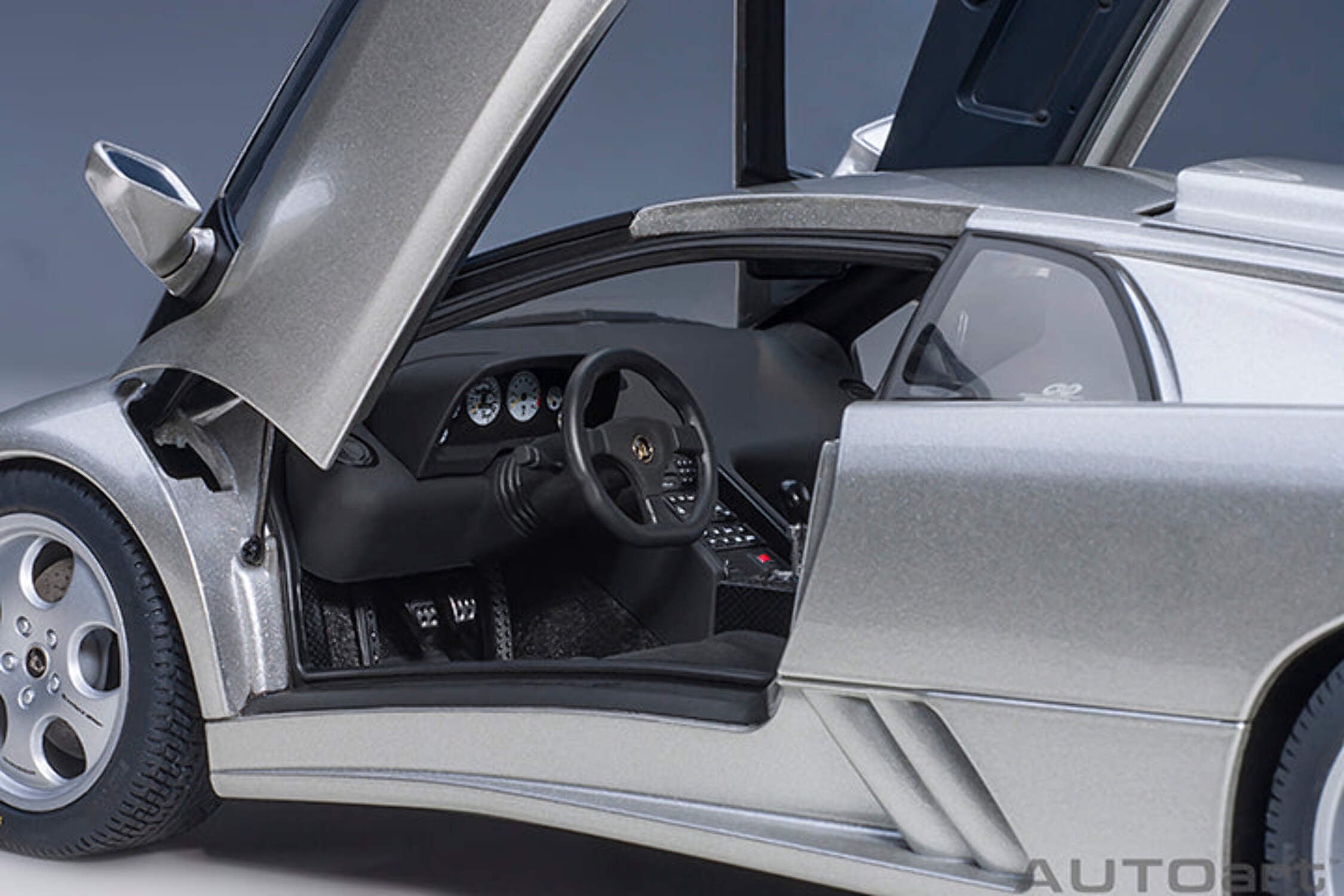 Autoart 79143 1-18 Scale Lamborghini Diablo Se30 Jota Titanio Model Car, Metallic Silver