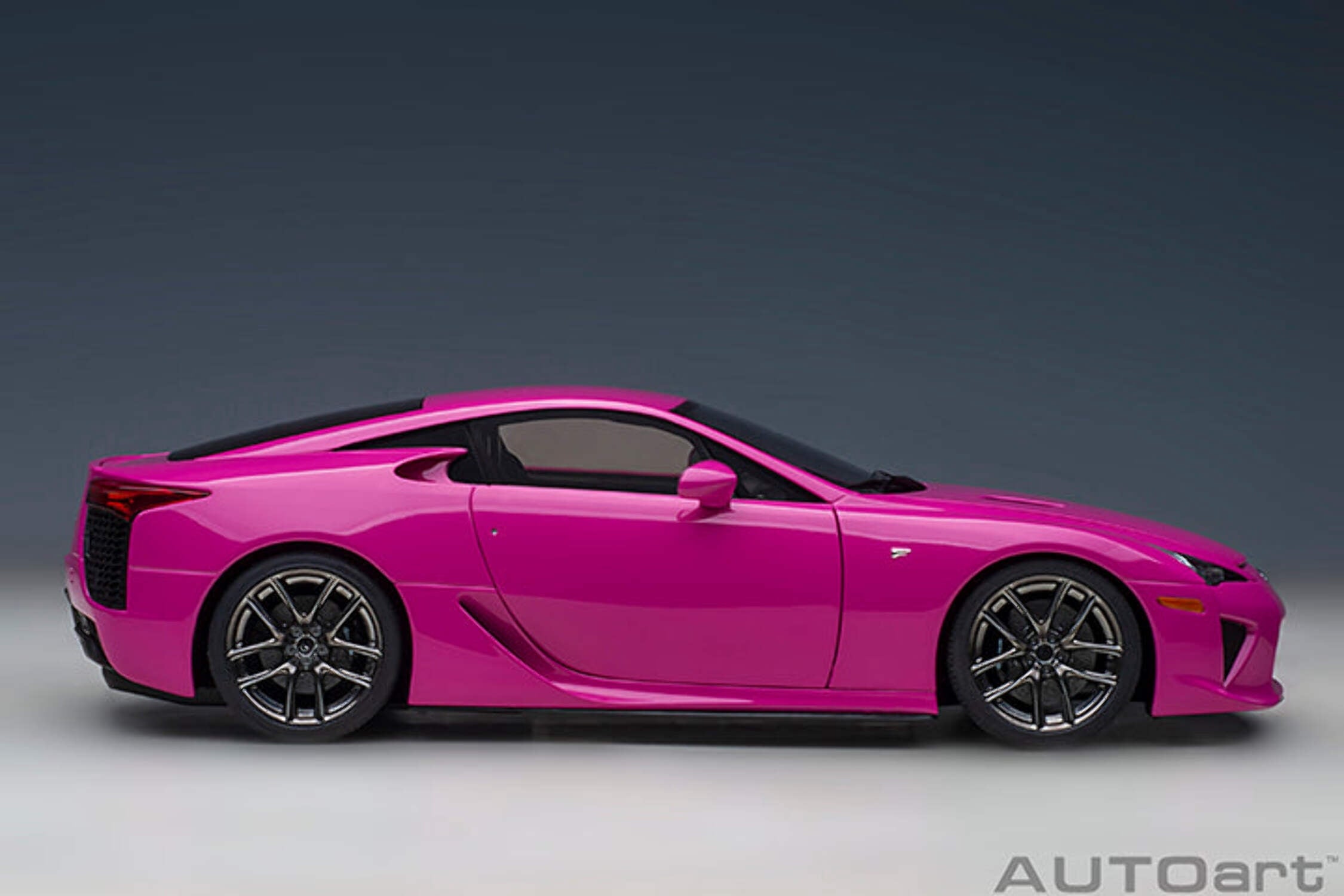 Lexus LFA Passionate Pink 1/18 Model Car by Autoart