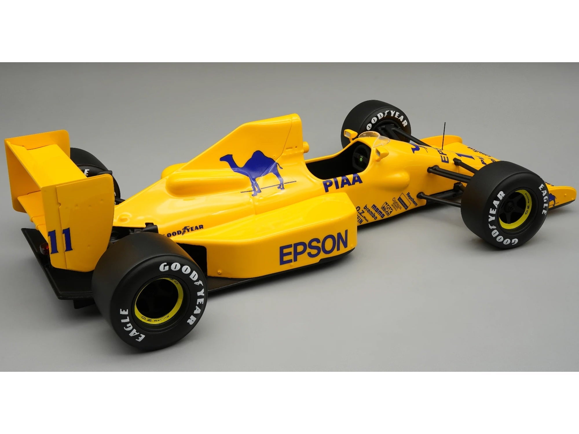 Lotus 101 #11 Nelson Piquet 3rd Place F1 "British GP" 1989 "Mythos Series" with Display Case 1/18 Model Car by Tecnomodel