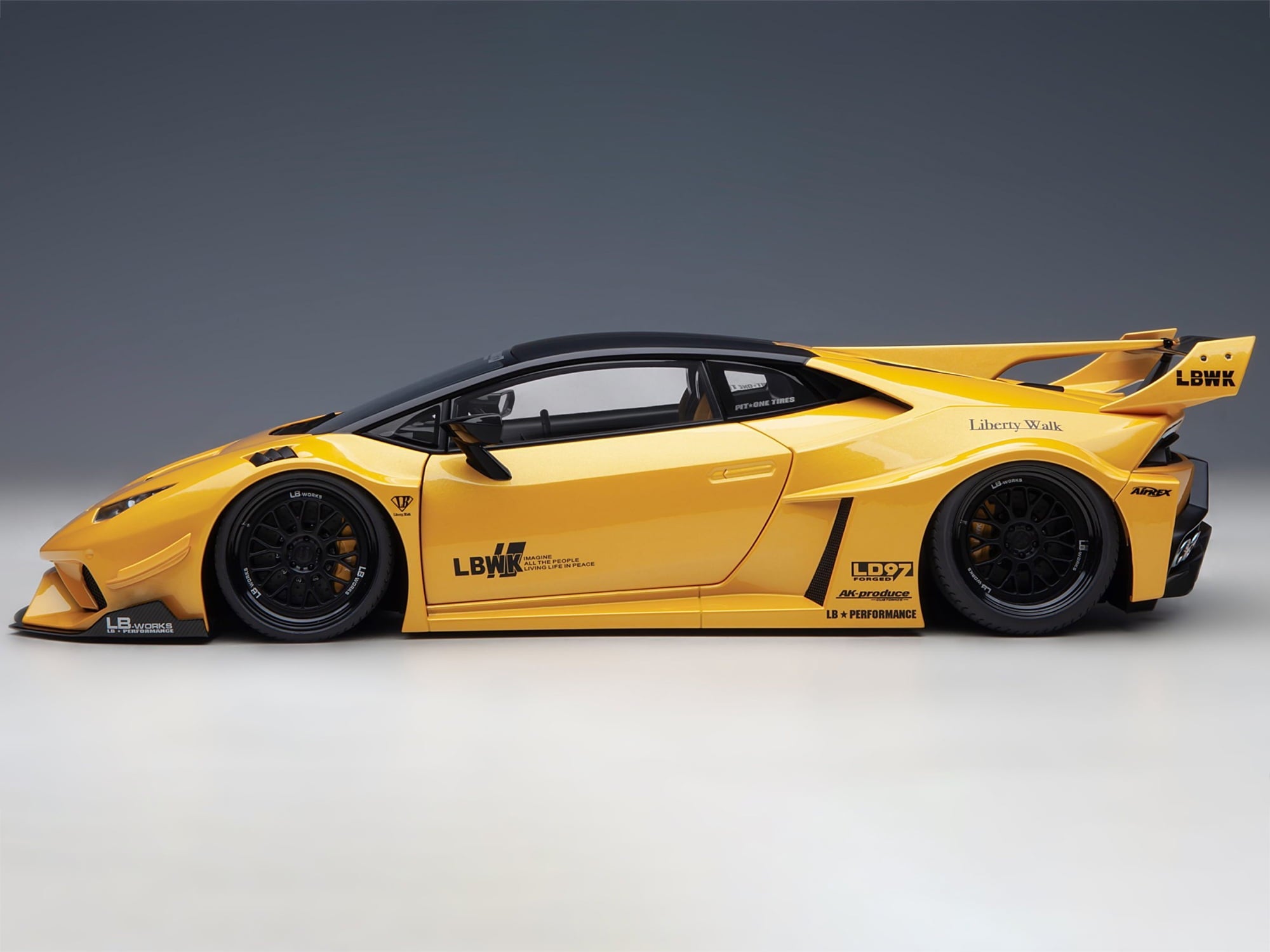 AUTOart Lamborghini Huracan GT Liberty Walk LB Silhouette Works Yellow Metallic 1:18