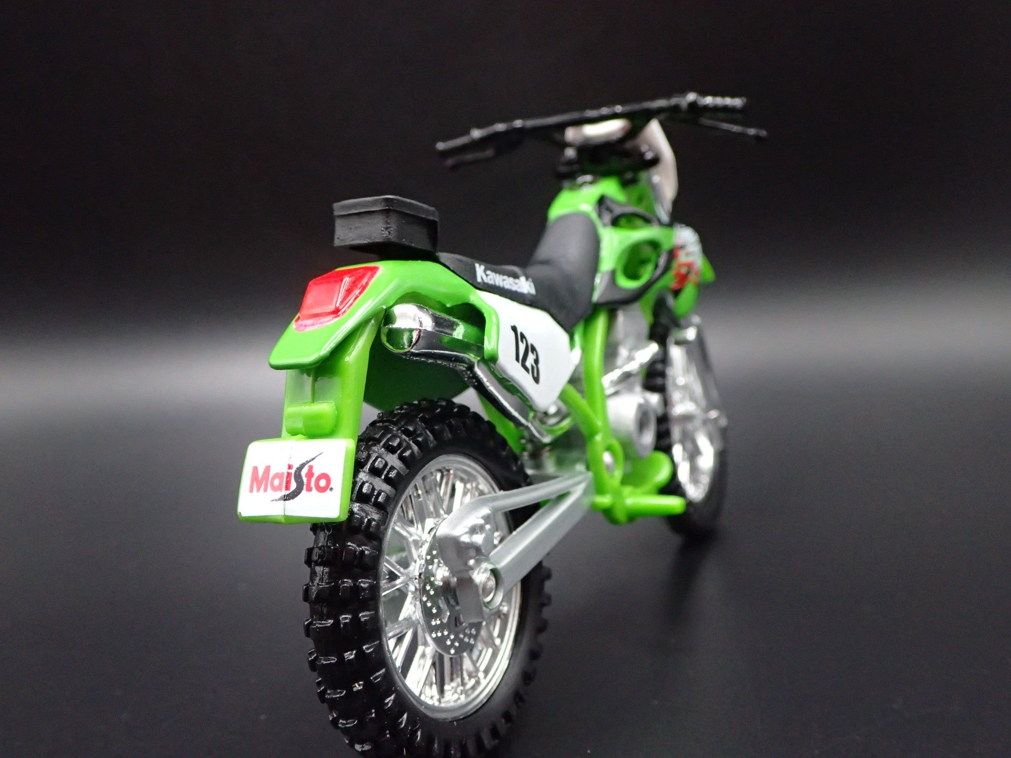 Open Box KAWASAKI KLX 250SR DIRT BIKE MOTORCYCLE GREEN 1/18 SCALE DIECAST MODEL BIKE